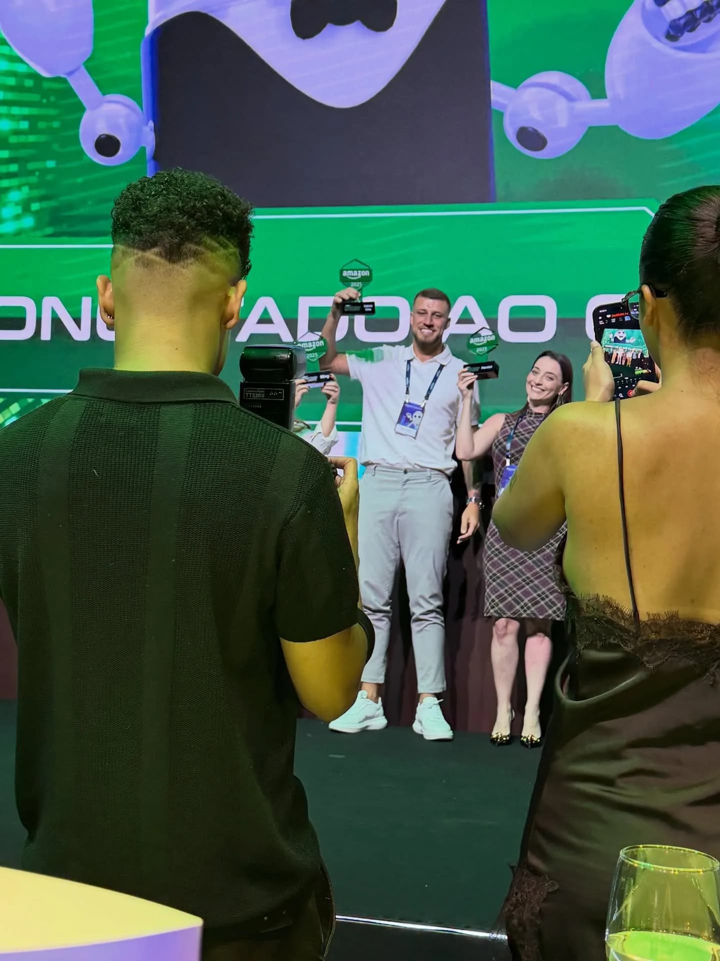 Gabriel Lima em premiação da Amazon